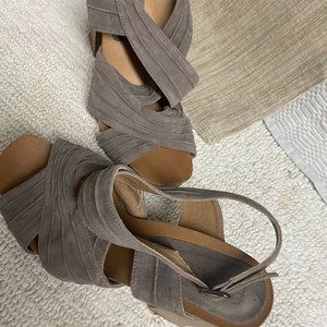 FIVE WORLD -Sandal with Block Heel